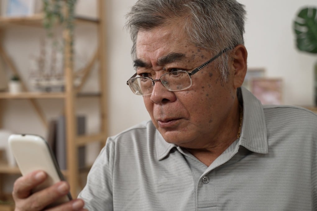 An online complaint claiming that a pop-up advertisement obstructed a crucial emergency call during a woman’s heart attack has ignited a heated public discussion about the pitfalls of modern technology. Photo: Shutterstock