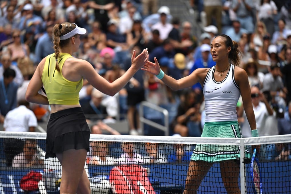 Eventual champion Elena Rybakina (left) beat Zheng Qinwen in the quarter-finals of the US Open earlier this month. Photo: Xinhua