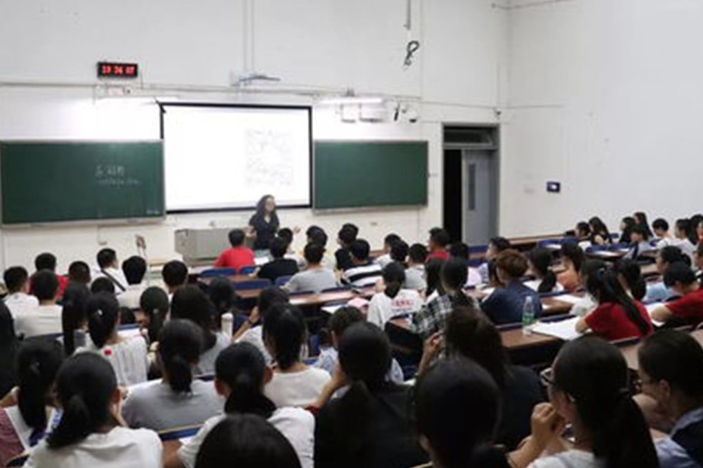 A Chinese teacher’s recent commendation ceremony ignited public debate after the educator claimed to have sacrificed everything for their work, sparking intense discussion over the culture of extreme self-sacrifice in the education system. Photo: xymu.net