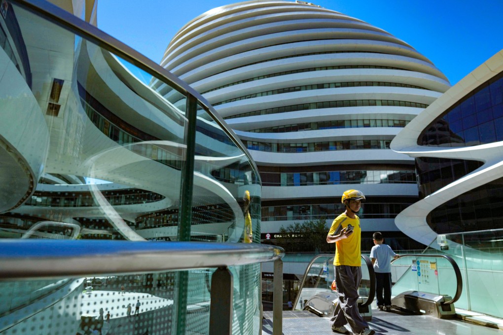 Investors are targeting offices in first-tier cities, regional shopping malls, multifamily projects and logistics assets, according to analysts
Photo: AP