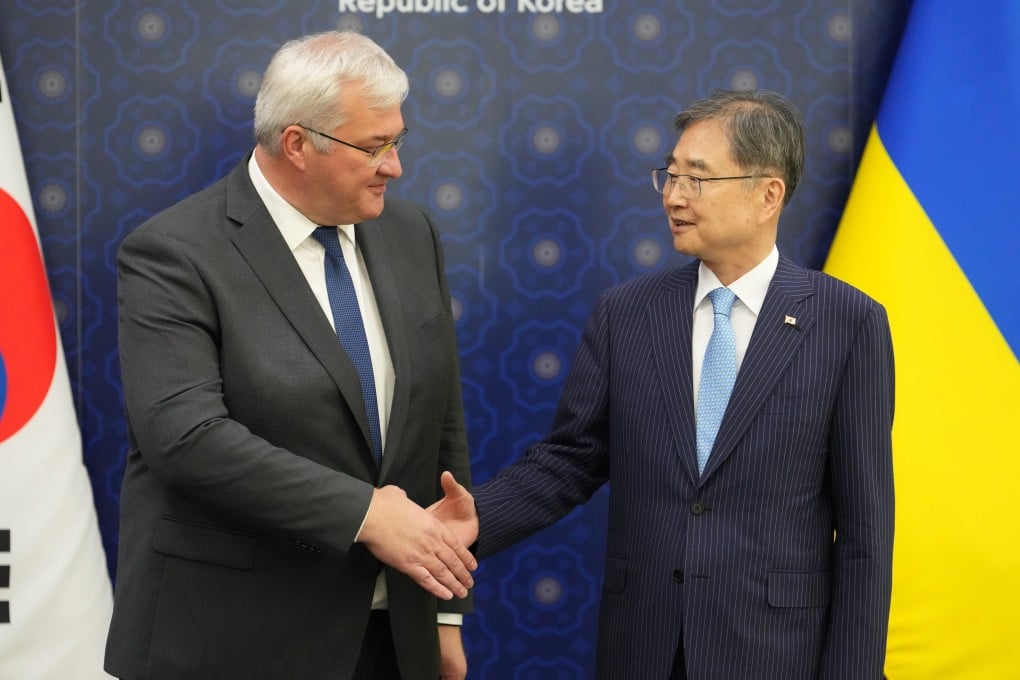 Ukrainian Foreign Minister Andrii Sybiha (left) with South Korean Foreign Minister Cho Hyun in Seoul on June 30. Photo: EPA