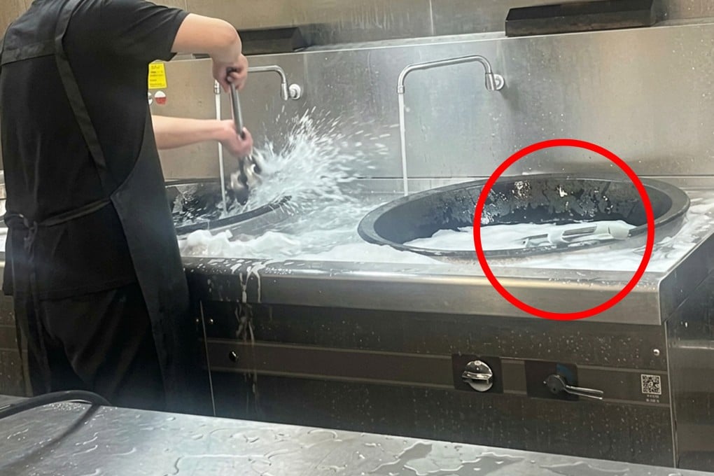 Eleven Chinese officials were disciplined and a kindergarten principal and kitchen staff fired after a teacher exposed canteen workers washing mops in cooking woks. Photo: Weibo