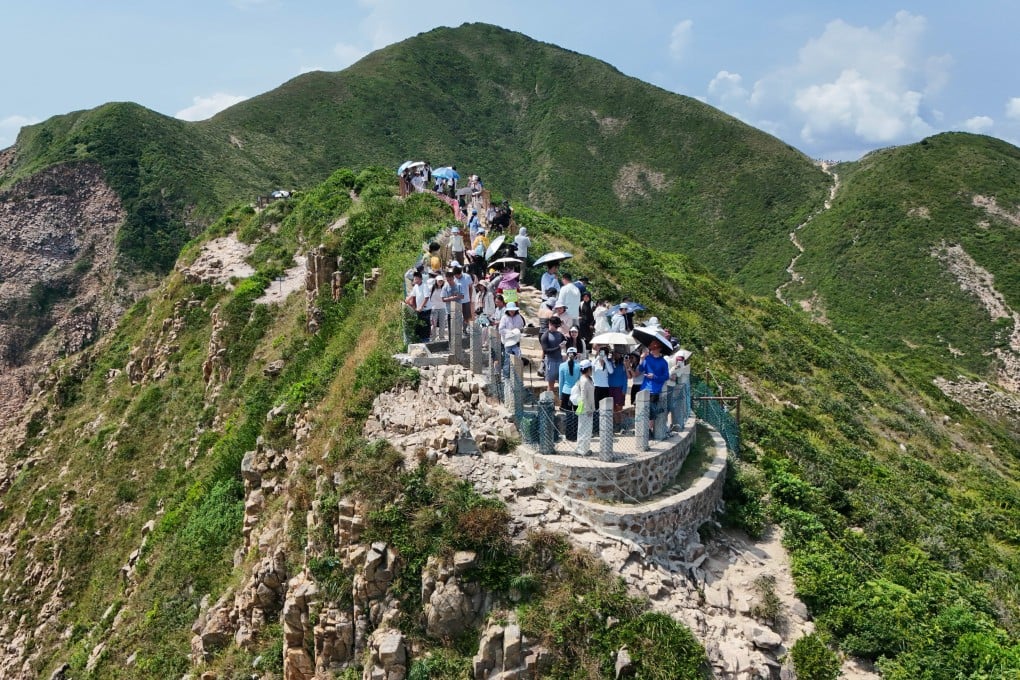 國慶黃金周首日 郊遊人士湧現西貢破邊洲