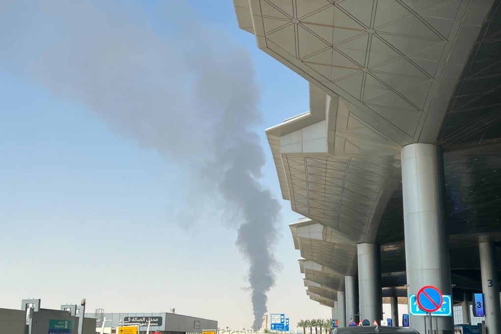 Thick smoke rises near King Khalid International Airport in Riyadh following a Houthi attack on September 19. Photo: Xinhua