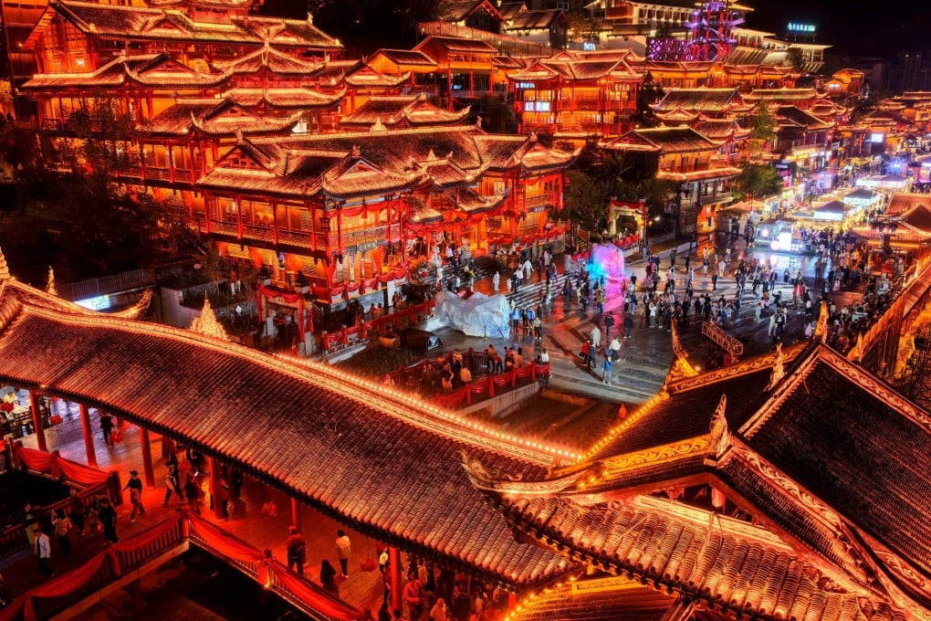 People visit Xuanen county in China’s central province of Hubei during the National Day holiday. Photo: Xinhua