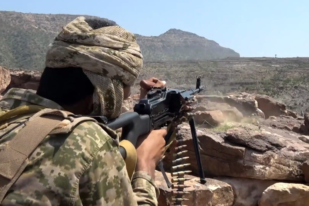 A Houthi fighter participates in an offensive against Saudi-backed Yemeni forces in Taiz province, Yemen. Photo: EPA