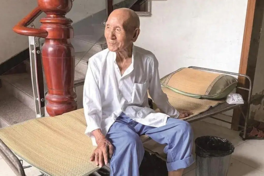 Defying all rules of ageing, a 101-year-old Chinese great-grandfather lives fully independently while happily indulging in fresh seafood and entire cases of Coke and Sprite. Photo: Sohu