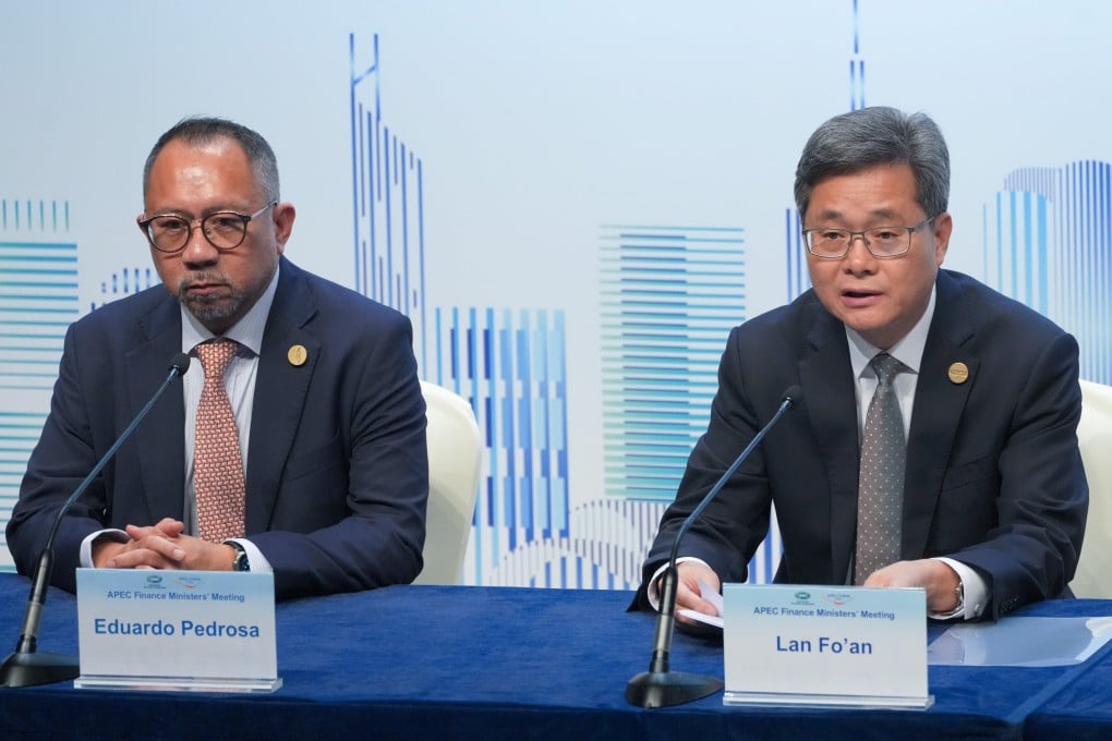 Eduardo Pedrosa, executive director of the Apec secretariat, and Lan Foan, chair of the Finance Ministers’ Meeting, conduct a news conference on Wednesday in Hong Kong. Photo: Dickson Lee