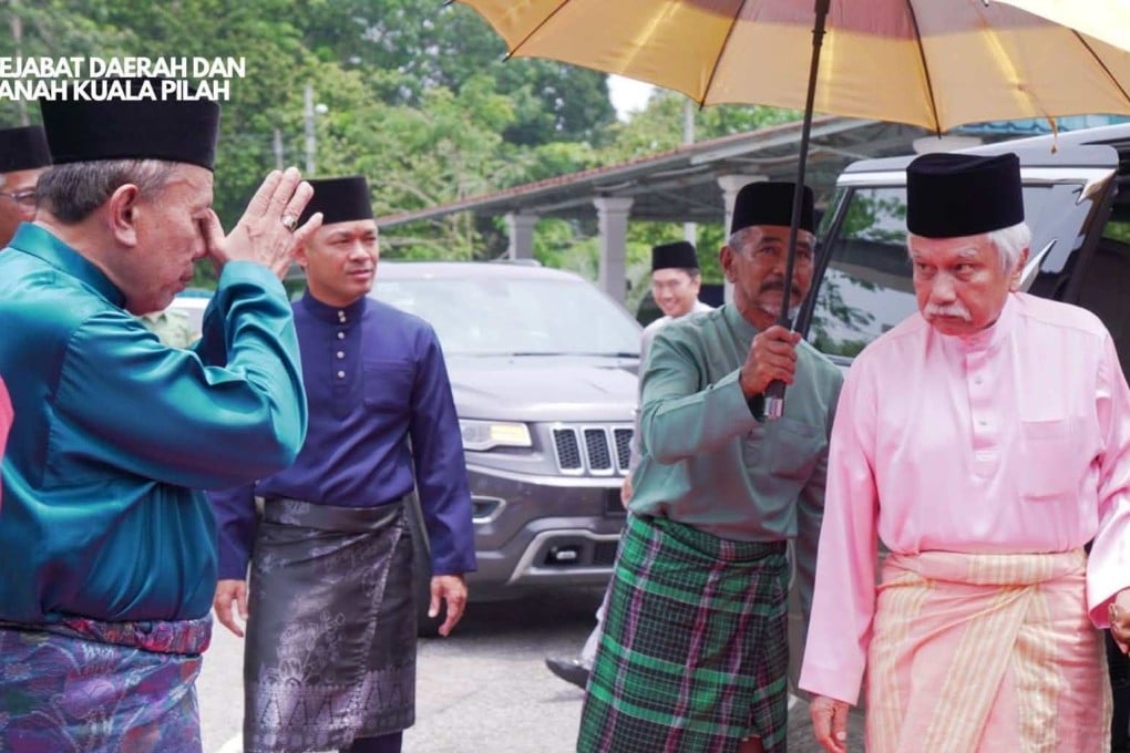 ‘I am not resigning’: embattled leader digs in as Malaysia royal crisis ...