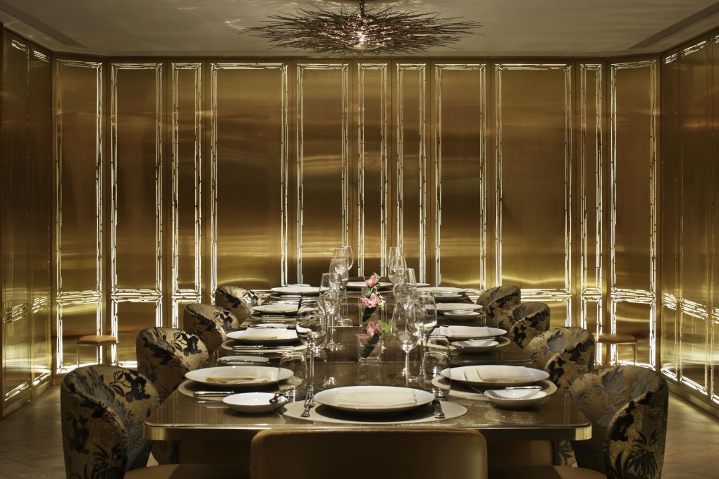 Épure has a lavish gold-themed interior.