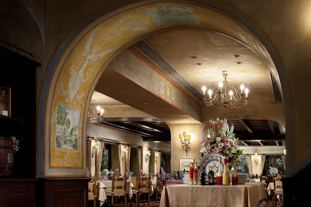 Expect traditional Italian decor and old-style charm at Sabatini.