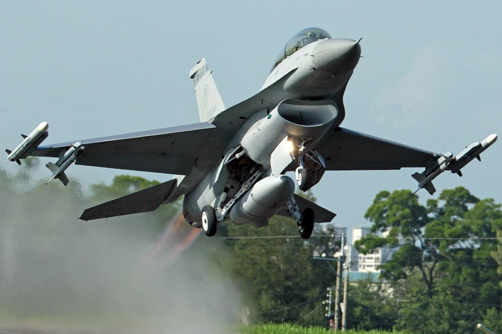 The US last sold the Taiwan Air Force F-16 fighter jets in the 1990s, and word of a similar move comes at a time when Beijing and Washington are thrashing out a deal to end a damaging trade dispute. Photo: AP