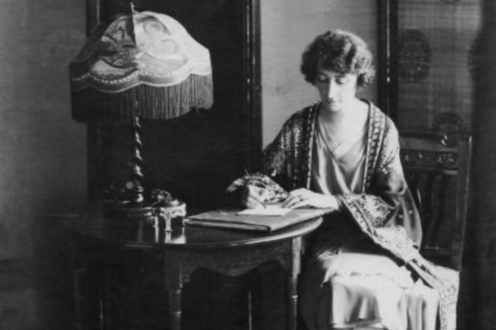 Bella Woolf Southorn, often known as Bella Sidney Woolf.