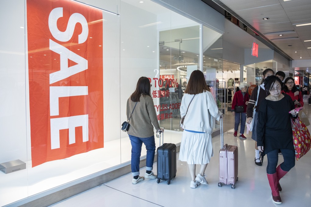 The willingness of Chinese consumers to spend has taken a hit because of a weaker economic outlook. Photo: Bloomberg