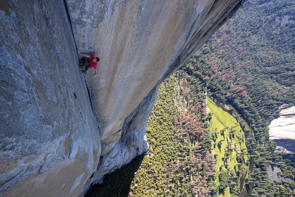 Alex Honnold climbs through Enduro Corner on El Capitan’s Freerider route. Photo: National Geographic