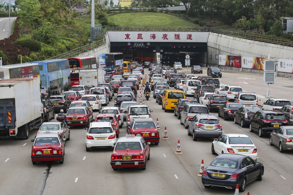 The roads leading to the Eastern Harbour Tunnel are choked with traffic around 8am. Congestion pricing has operated effectively in cities like Singapore and London but Hong Kong has failed to move forward. Photo: Edmond So