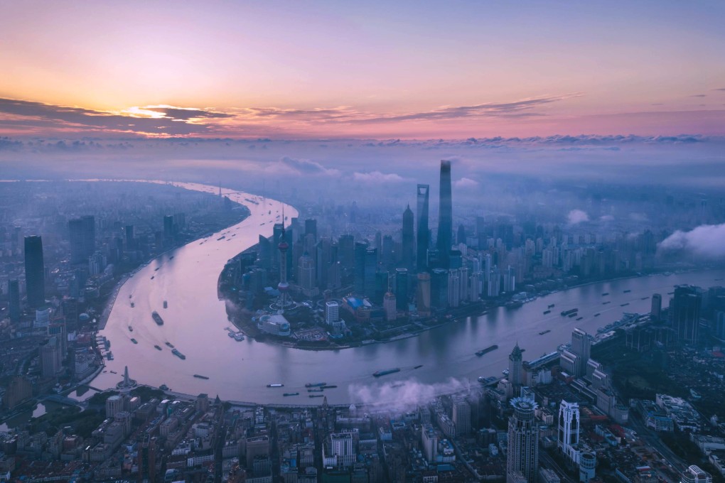 Aerial photo taken on June 21, 2018 of the Lujiazui area in Shanghai’s Pudong area, with the Huangpu district in the foreground. Photo: Xinhua