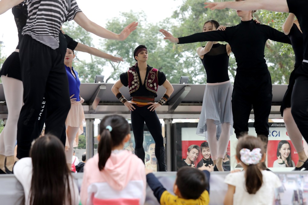 Luis Cabrales (back) performing in the Ballet in the City pop-up performance in Central. Photo: Dickson Lee