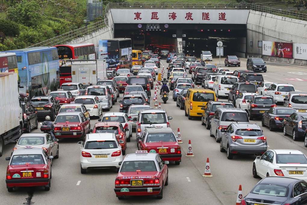 Vehicles jostle to enter the Eastern Harbour Tunnel from Kowloon to Hong Kong Island during the morning rush hour. Photo: Edmond So