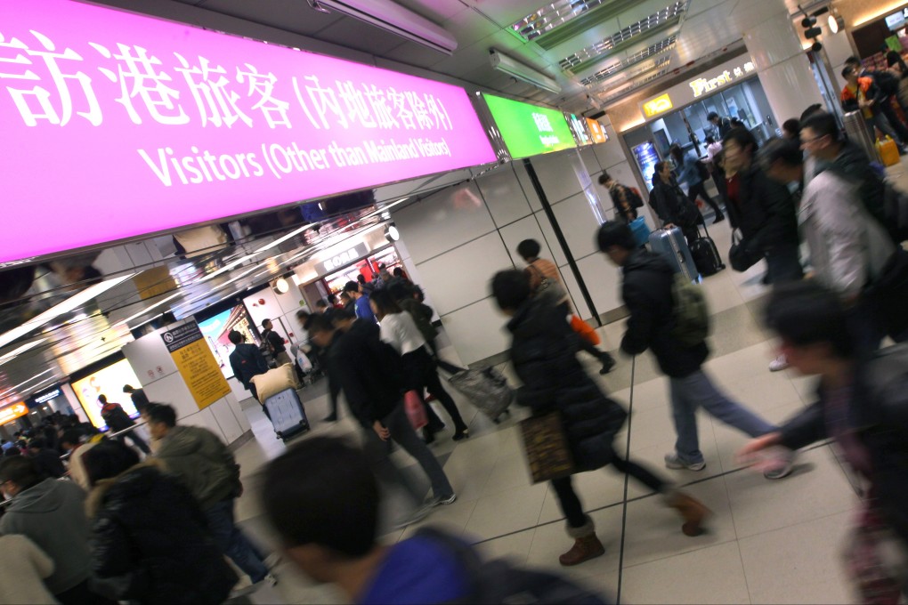 The police officer was picked up at the Lo Wu border crossing. Photo: Felix Wong