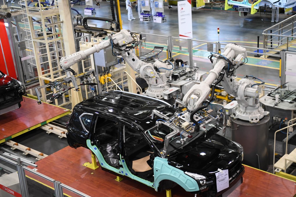 Most of the 88 institutions covered in the survey do not expect growth to bottom out until later in the year as looser monetary conditions and fiscal stimulus take time to percolate through the economy and revive domestic demand. Photo: Xinhua