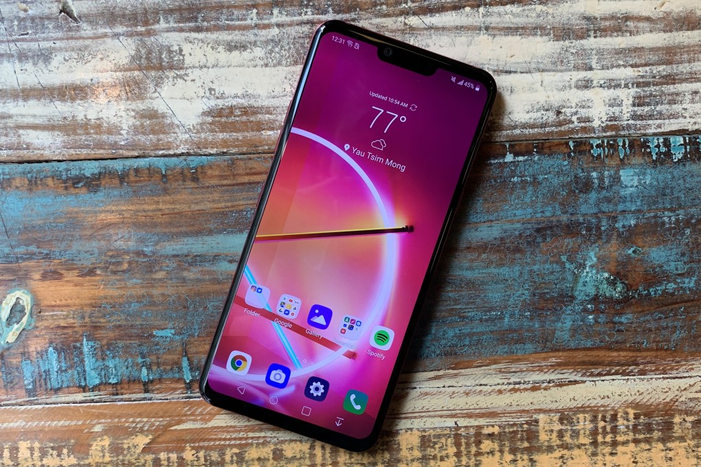 The LG G8 has a 6.1-inch OLED display, with all four sides of the display panel subtly curving towards the aluminium chassis. Photo: Ben Sin