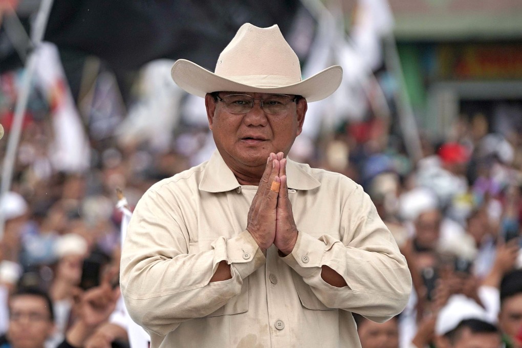 Prabowo Subianto greets supporters in Palembang, south Sumatra. Photo: Bloomberg