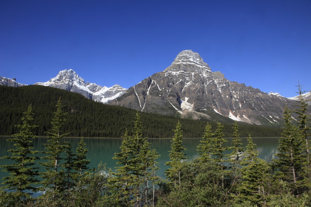 Howse Peak, Mount Chephren and Waterfowl Lake in Banff National Park, Alberta, Canada. Photo: Photononstop