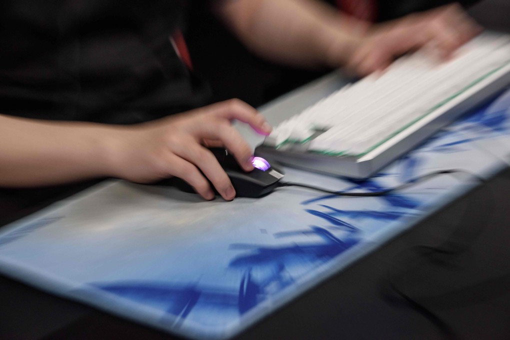 A member of South Korean e-sports team 'Afreeca Freaks' prepares for a tournament in July. Photo: AFP