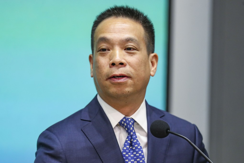 Huang Liuquan spent an informal 45 minutes chatting over tea with Hong Kong lawmakers in Hangzhou. Photo: Winson Wong