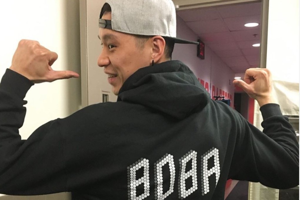 Jeremy Lin sports a bubble tea sweatshirt at the NBA Play-offs. Photo: Instagram/Twitter