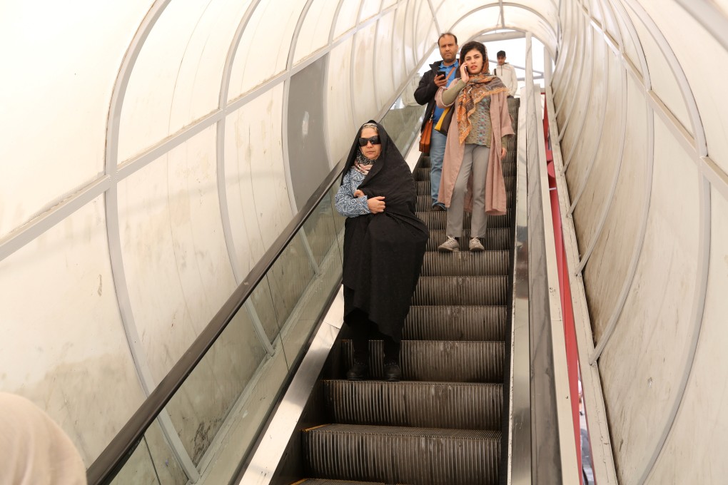 Sanctions are often said to be “targeted”. In practice, however, they are collective punishment. They squeeze the middle classes and impose a disproportionate burden on the poorest and most vulnerable. Photo: EPA-EFE