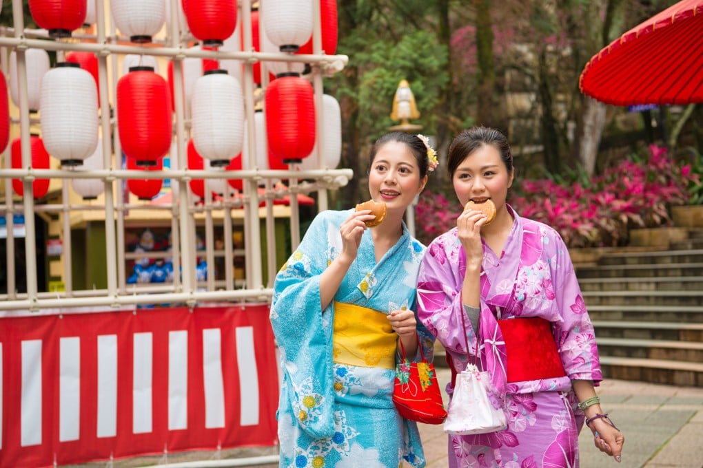 Eating on the go is a major no-no in Japan. Instead find a spot, stop and snack in stasis. Photo: Shutterstock