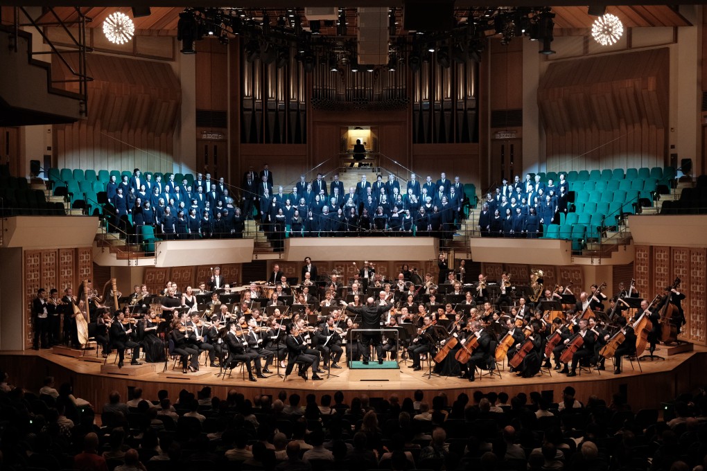 FAN HIO THE LIVING THEATRE 何藩 FAN HIO THE LIVING THEATRE 何藩 FAN HIO THE LIVING THEATRE