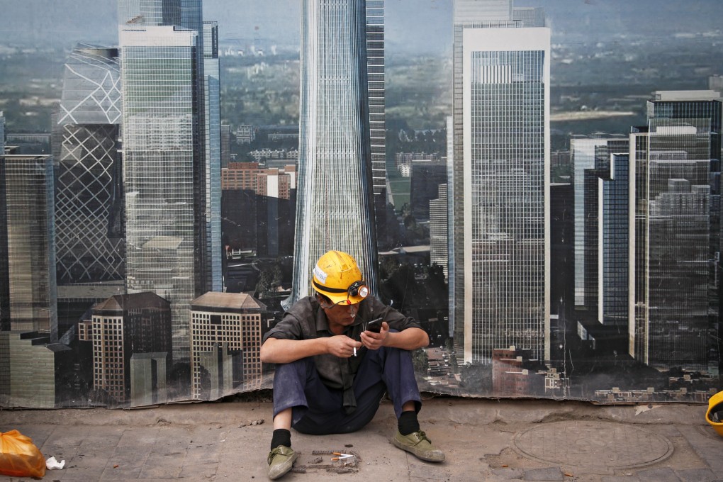 The OECD’s biannual Economic Outlook says tit-for-tat tariffs by the US and China are damaging global trade. Photo: AP