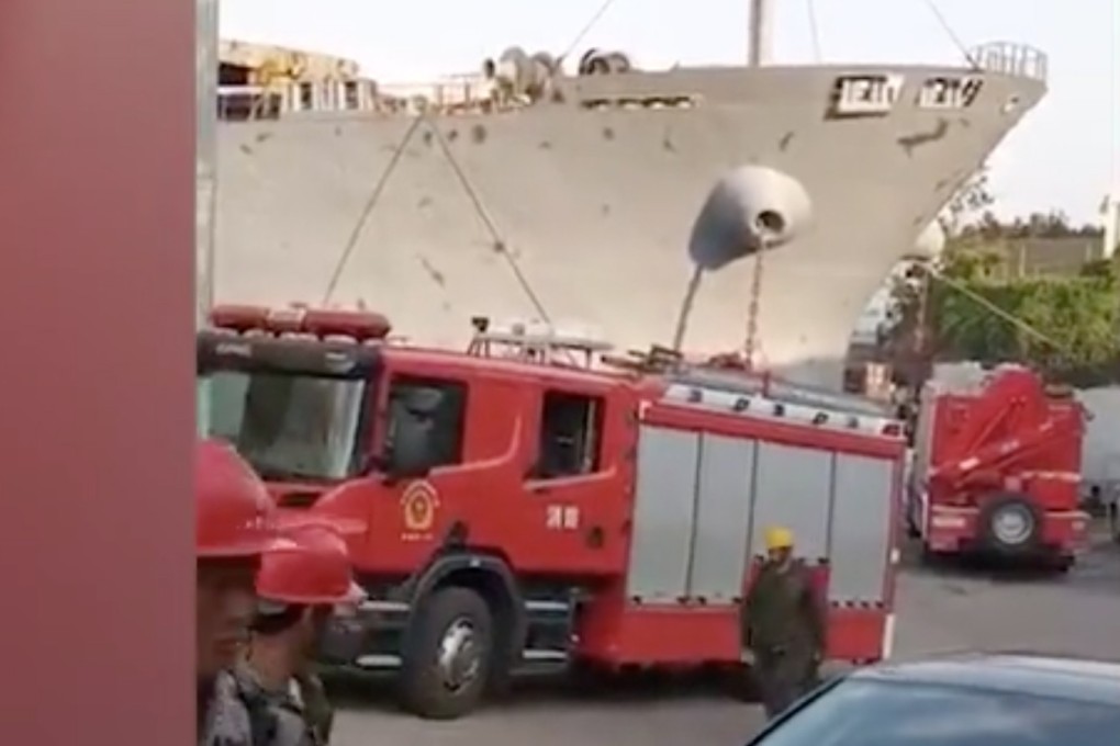 Emergency workers at the scene of the accident. Photo: Weibo