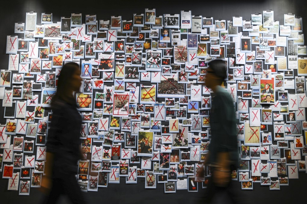 The man with the Weiboscope slides. Photo: Nora Tam