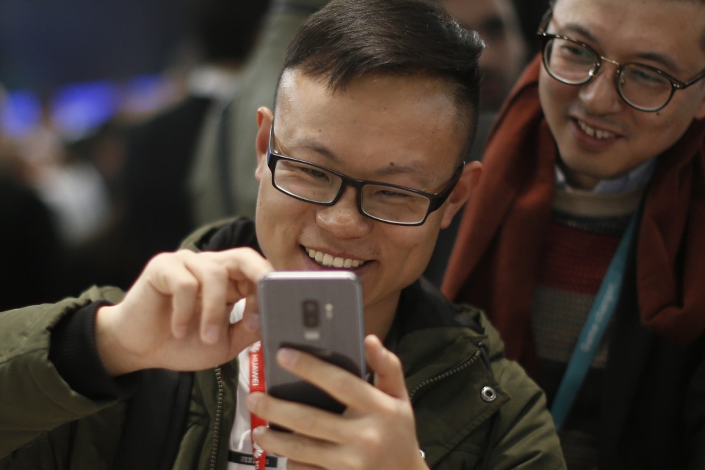 Users of premium Samsung and Huawei phones are more likely than Apple iPhone users to book the most expensive hotels in China, according to a travel booking website. Its app will begin ranking search results differently for Apple and Android phone users. Photo: AP