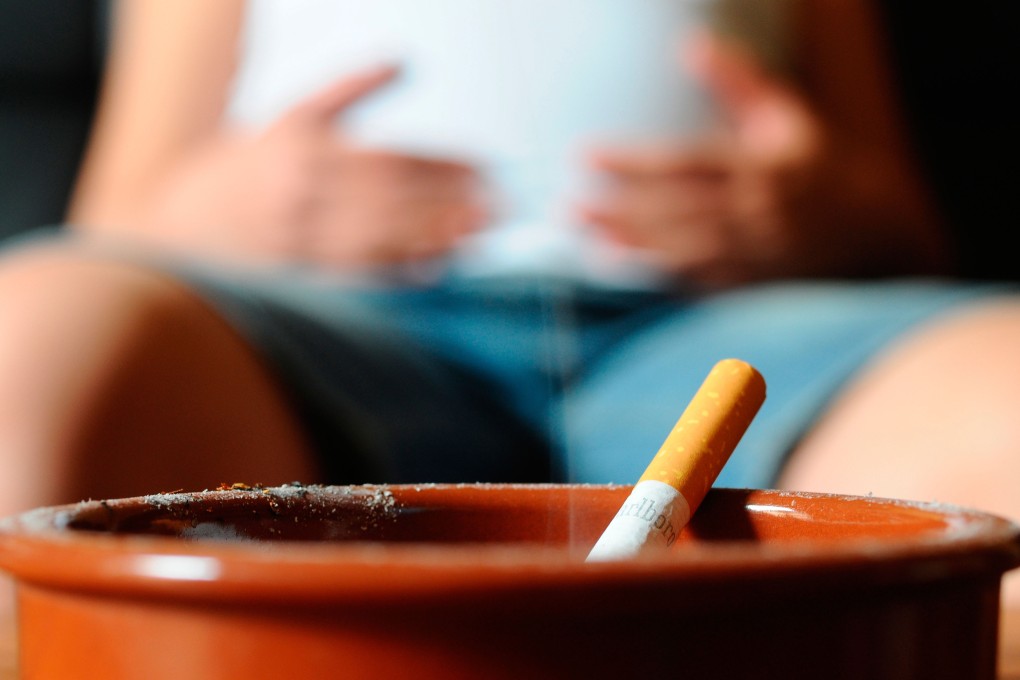 Fathers who smoke during their partners’ pregnancy increase their babies’ risk of asthma. Photo: Alamy