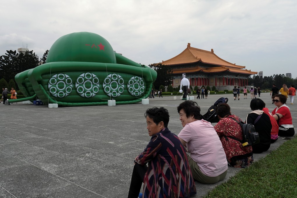 An inflatable tank display in Taipei’s Liberty Square marks the 30th anniversary of the crackdown on pro-democracy protesters in Beijing in 1989. Photo: Reuters