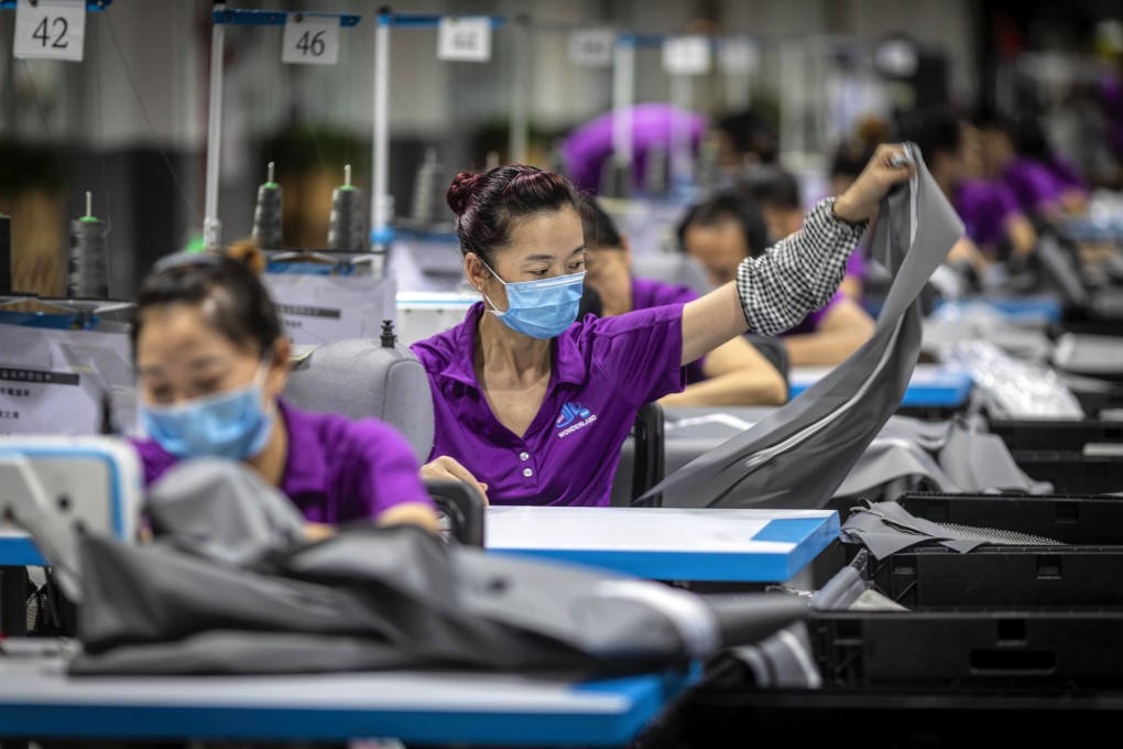 The decline in the composite index was due to a weaker service sector, which dropped sharply from 54.5 in April to 52.7 in May, while the manufacturing index remained stable in May at 50.2. Photo: EPA