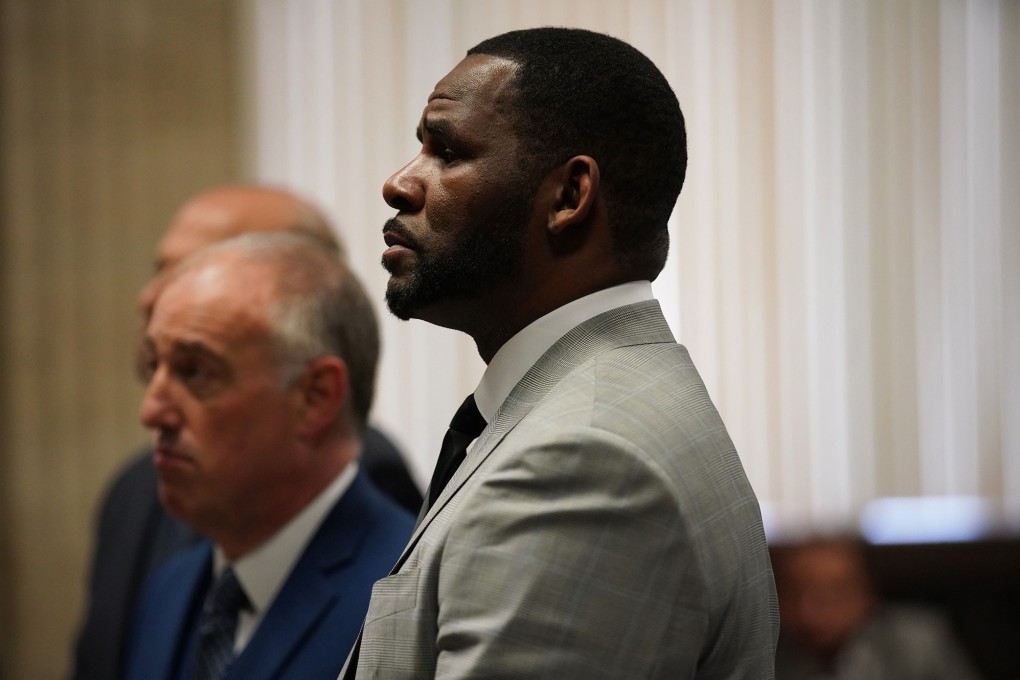 R. Kelly pleaded not guilty to a new indictment before Judge Lawrence Flood at Leighton Criminal Court Building in Chicago. Photo: TNS