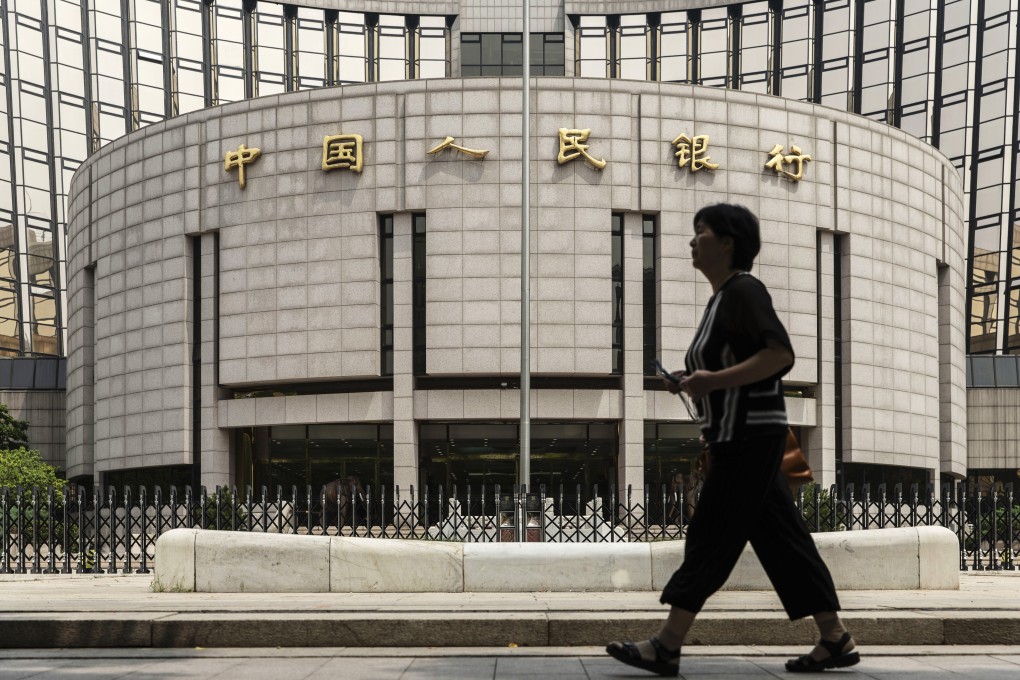 In late May, former People’s Bank of China governor Zhou Xiaochuan dismissed the importance of keeping the yuan above 7 to the US dollar, prompting analysts to argue that a weaker yuan could help exporters. Photo: Bloomberg