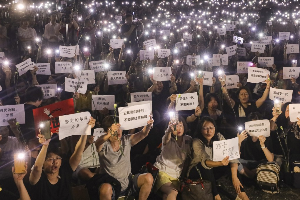Hong Kong mothers in Central show their support for the anti-extradition protesters. Photo: Dickson Lee