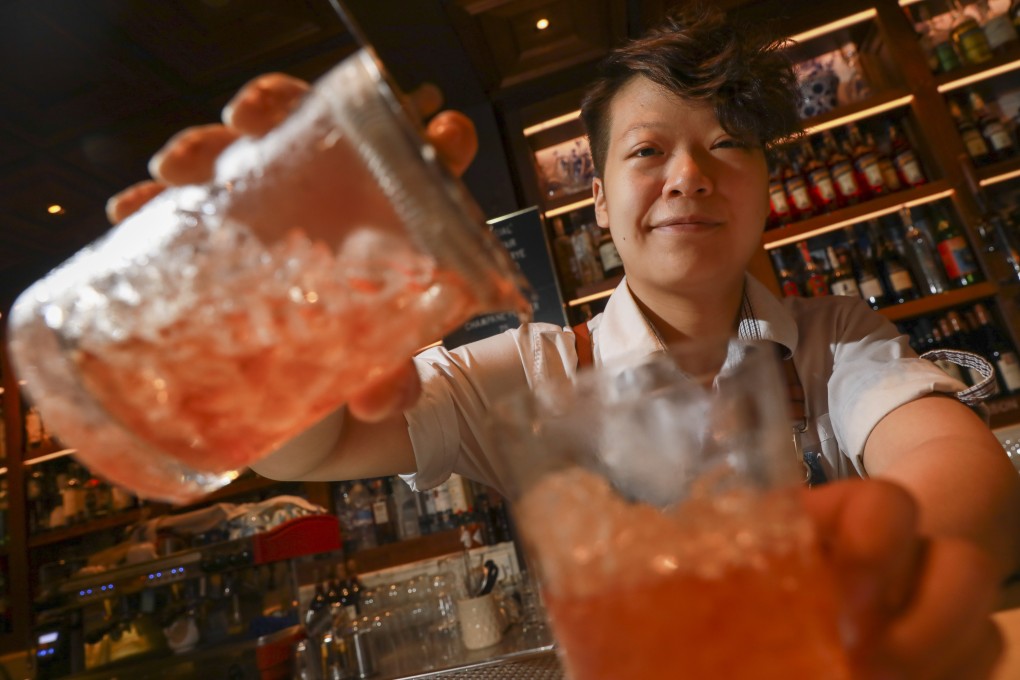 Nikki Che, bartender at 208 Duecento Otto, in Sheung Wan, Hong Kong, pours a negroni. Photo: May Tse