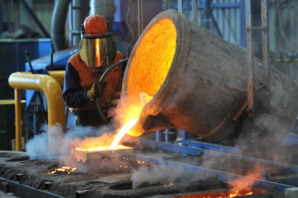 A worker at a factory in Geelong, Australia. Photo: EPA-EFE