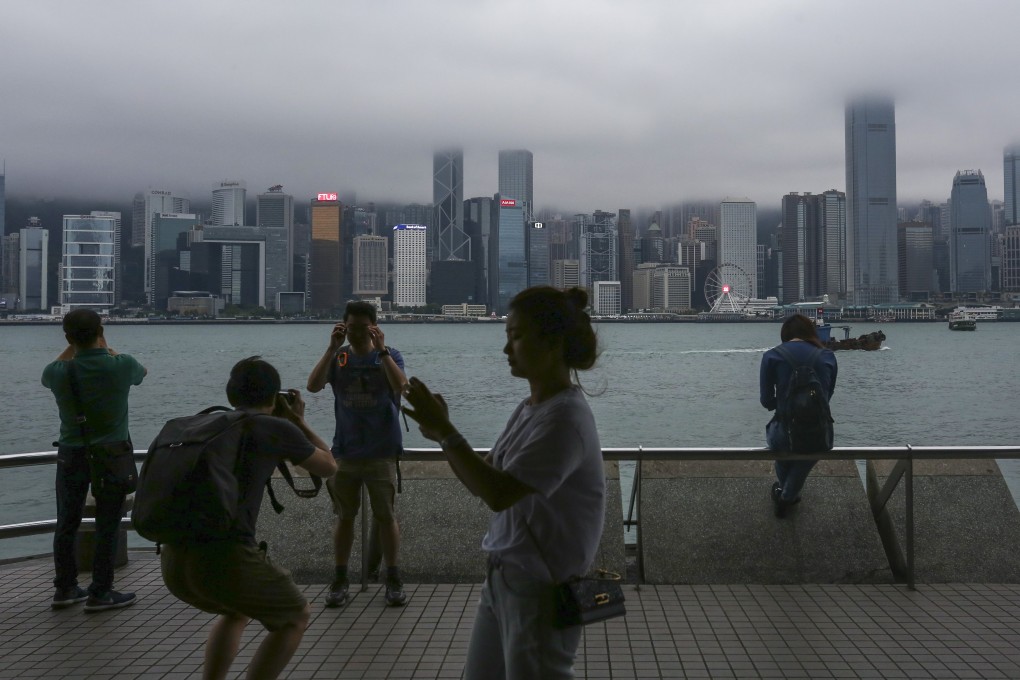 Hongkongers can expect rain for the rest of the week. Photo: Jonathan Wong