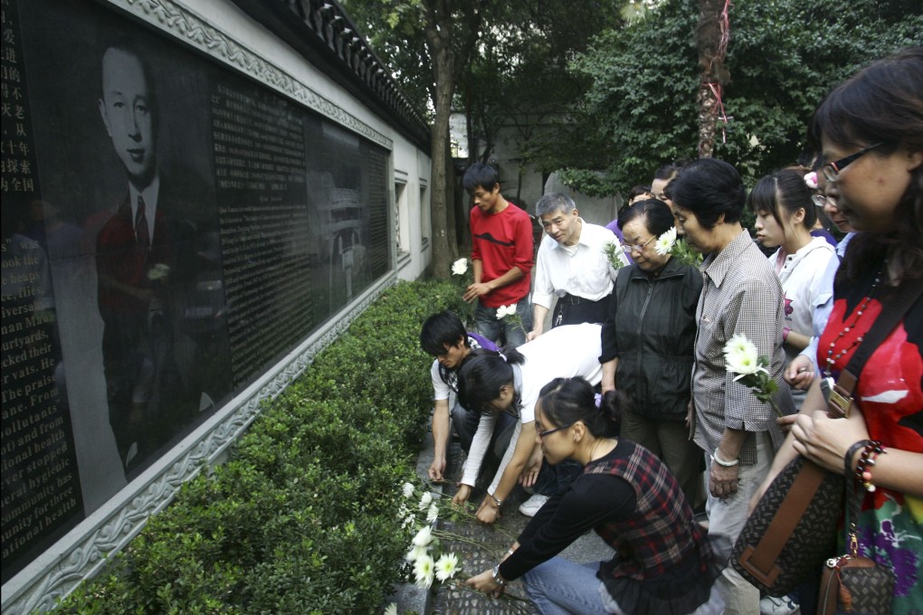 Mourners pay tribute to China’s “father of rocketry” Qian Xuesen in his Hangzhou hometown in 2009, after his death at the age of 98. Qian was an MIT-educated Caltech professor and a US permanent resident when persecution drove him back to China. Photo: Xinhua