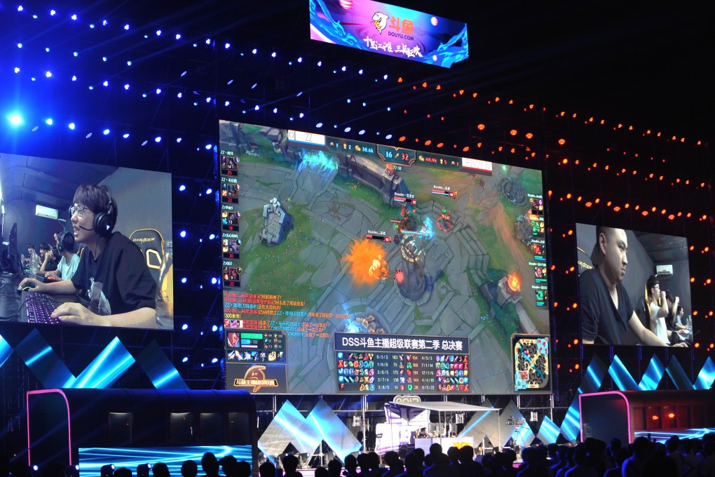 Online gamers take part in an e-sports competition in Wuhan city, Hubei province, on May 29, 2017. Photo: China Foto Press