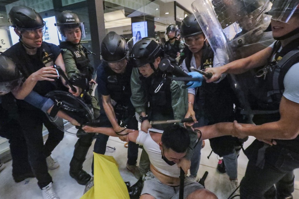 There were fresh outbreaks of violence in Hong Kong on Sunday, with the New Town Plaza mall in Sha Tin a focal point. Photo: Felix Wong